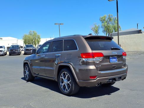 Used 2019 Jeep Grand Cherokee Overland AWD/4WD image 4