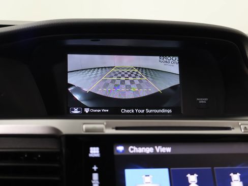 Used 2017 Honda Accord Touring image 6