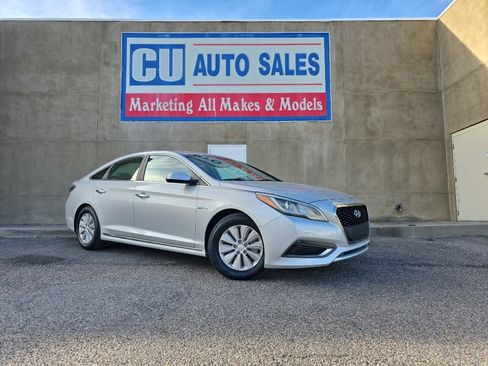 Used 2016 Hyundai Sonata SE image 1