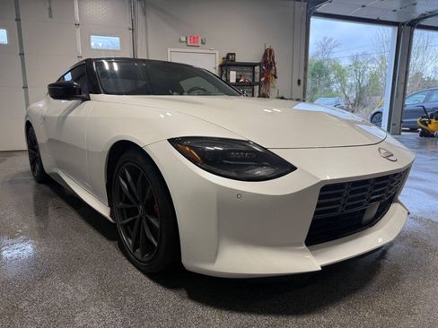 Used 2023 Nissan Z w/ Floor Mat Package (L93) RWD image 4