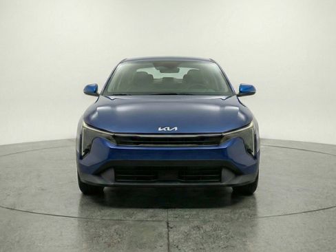 Used 2025 Kia K4 FWD image 2