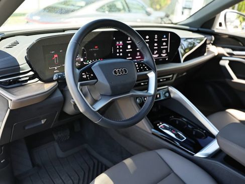 Certified 2025 Audi Q5 Premium w/ Convenience Package AWD/4WD image 18