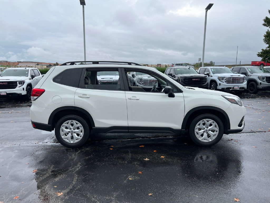Used 2022 Subaru Forester AWD/4WD image 5