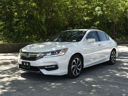 Used 2016 Honda Accord EX image 5