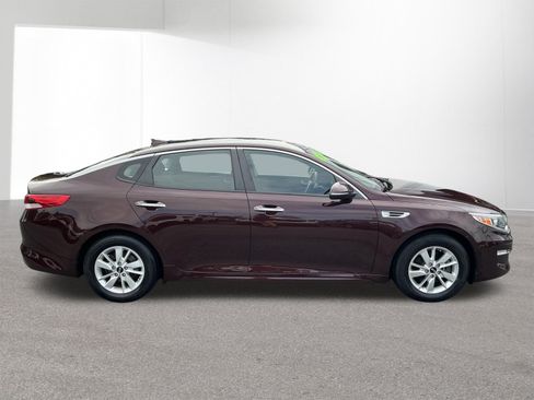 Used 2017 Kia Optima LX w/ Driver Convenience Package FWD image 2
