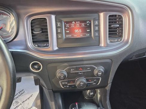 Used 2015 Dodge Charger SE w/ Popular Equipment Group RWD image 17