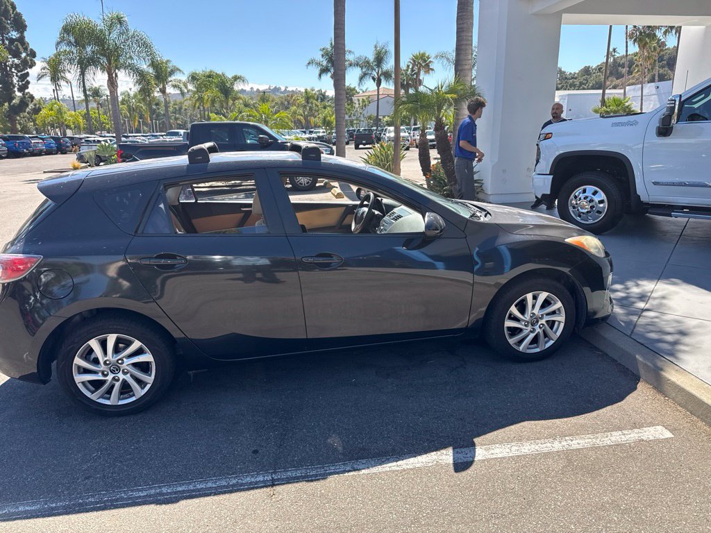 Used 2013 MAZDA MAZDA3 i Touring FWD image 2