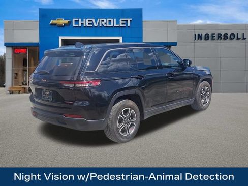 Used 2022 Jeep Grand Cherokee Trailhawk w/ ADV Protech Group II AWD/4WD image 27