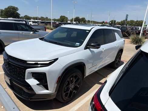 Used 2026 Chevrolet Traverse RS FWD image 5