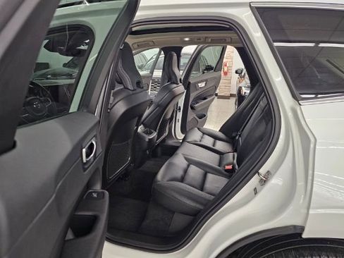 Used 2022 Volvo XC60 B5 Momentum w/ Climate Package image 28
