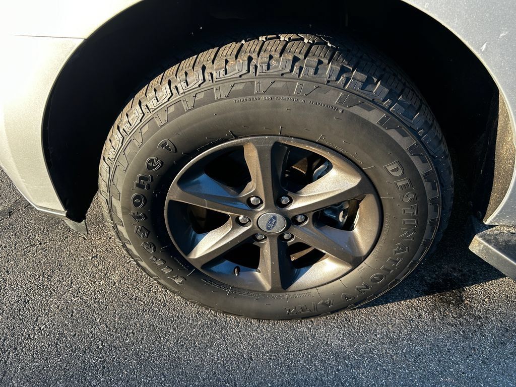 Used 2019 Ford Expedition XLT w/ Equipment Group 202A AWD/4WD image 34