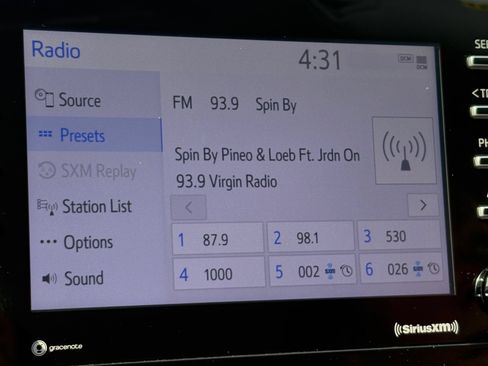 Used 2023 Toyota Camry SE FWD image 4