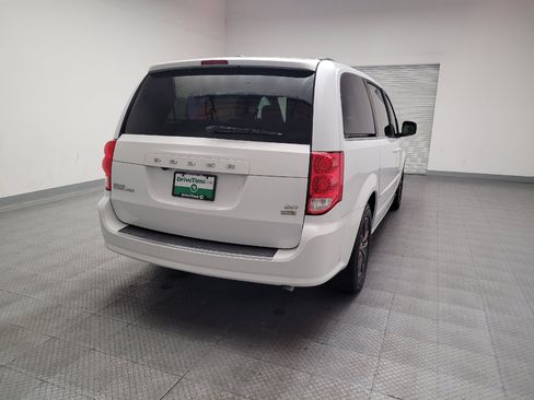 Used 2017 Dodge Grand Caravan SXT FWD image 7