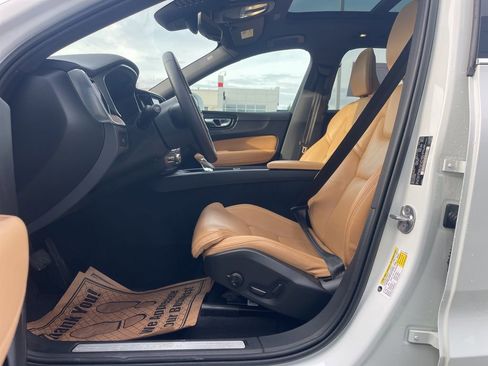 Certified 2023 Volvo XC60 B5 Ultimate w/ Climate Package image 22