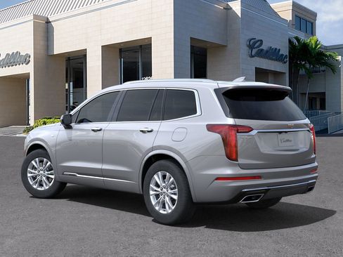 New 2025 Cadillac XT6 Luxury image 3