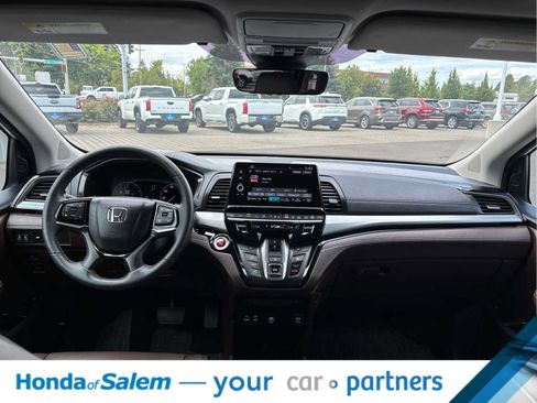 Used 2025 Honda Odyssey Touring image 10