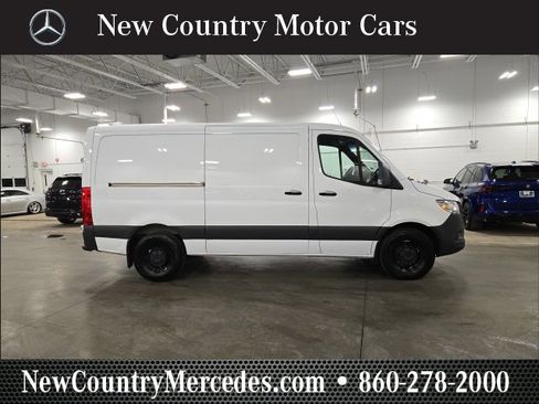 Used 2024 Mercedes-Benz Sprinter 2500 image 10