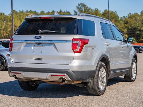 Certified 2017 Ford Explorer XLT w/ Equipment Group 202A image 7