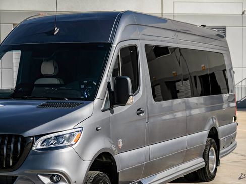 Used 2025 Mercedes-Benz Sprinter 3500 image 23