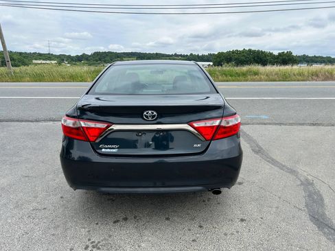 Used 2015 Toyota Camry SE FWD image 8
