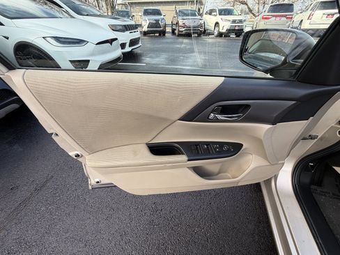 Used 2015 Honda Accord LX image 14