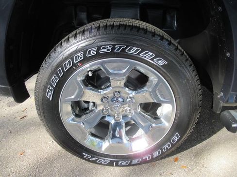 New 2026 RAM 1500 4x4 Crew Cab image 8