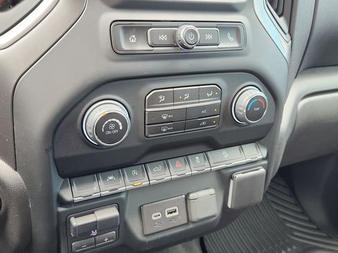 Used 2024 Chevrolet Silverado 1500 Custom Trail Boss w/ Turbomax Blackout Package AWD/4WD image 19