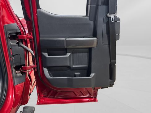 Used 2022 Ford F150 XLT w/ Equipment Group 302A High image 38