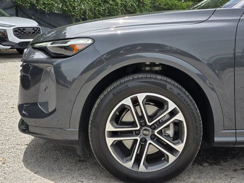 Certified 2025 Audi Q5 Prestige AWD/4WD image 13