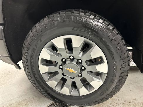 Used 2025 Chevrolet Silverado 2500 Custom w/ Custom Value Package AWD/4WD image 9