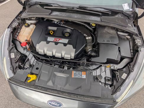 Used 2018 Ford Focus ST image 32