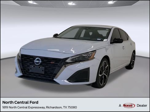 Used 2024 Nissan Altima 2.5 SR w/ SR Premium Package FWD image 1