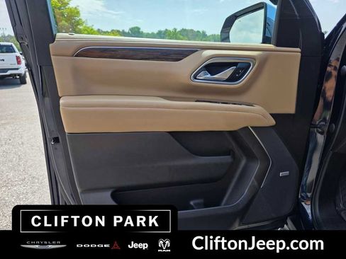 Used 2021 Chevrolet Tahoe Premier w/ Premium Package AWD/4WD image 9