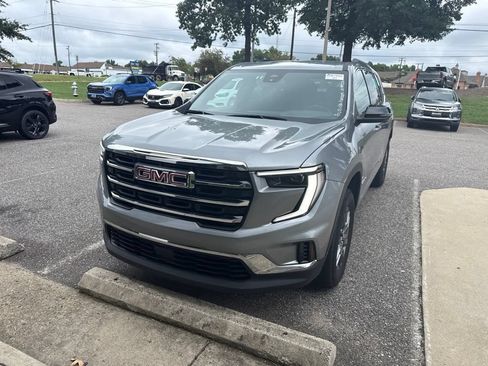 Used 2025 GMC Acadia Elevation FWD image 2