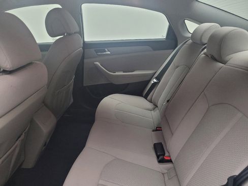 Used 2017 Hyundai Sonata SE FWD image 18