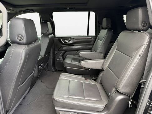 Used 2024 Chevrolet Suburban LT w/ LT Signature Plus Package AWD/4WD image 13