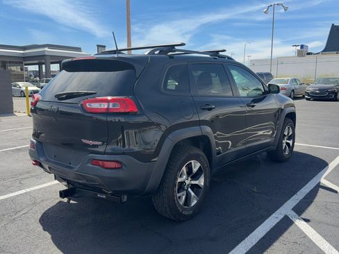 Used 2016 Jeep Cherokee Trailhawk w/ Leather Interior Group AWD/4WD image 6