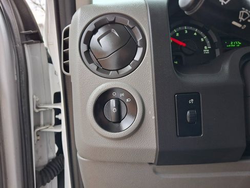 Used 2015 Ford E-350 and Econoline 350 Super Duty image 13