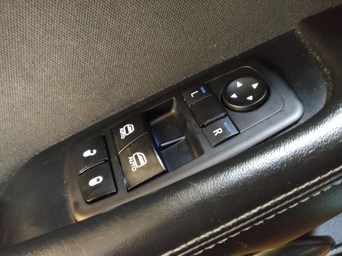 Used 2019 Dodge Challenger SXT image 27