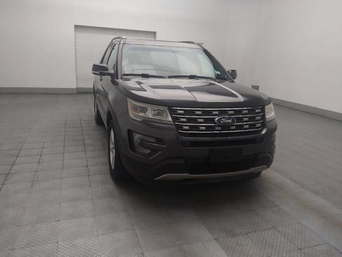 Used 2016 Ford Explorer XLT w/ Equipment Group 202A AWD/4WD image 13