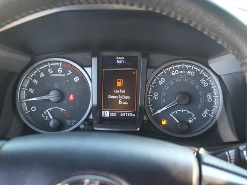 Used 2021 Toyota Tacoma TRD Sport w/ Technology Package AWD/4WD image 12