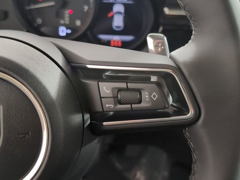 Certified 2026 Porsche Macan image 29