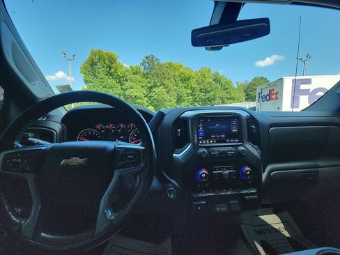 Used 2021 Chevrolet Silverado 1500 LT AWD/4WD image 20