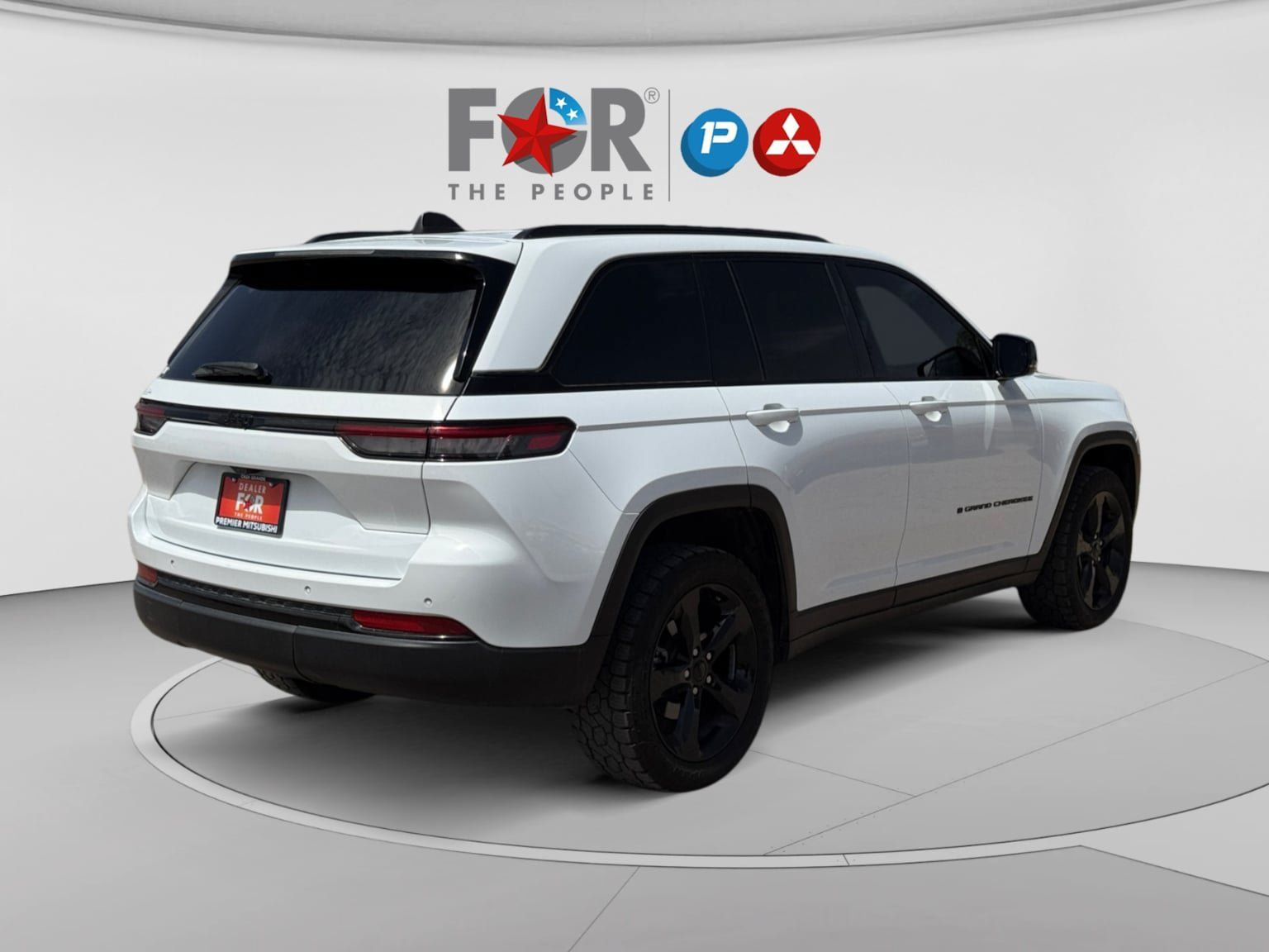 Used 2023 Jeep Grand Cherokee Altitude RWD image 5