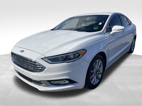 Used 2017 Ford Fusion SE w/ Fusion SE Technology Package image 17