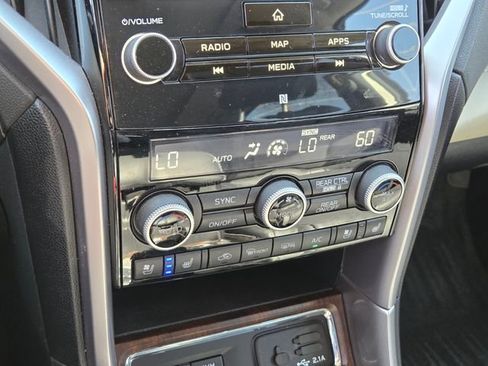 Used 2021 Subaru Ascent Touring AWD/4WD image 24