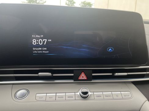 Used 2024 Hyundai Elantra Limited FWD image 22