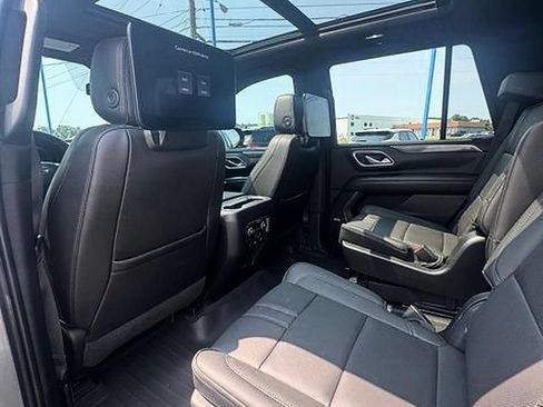 Used 2022 Chevrolet Tahoe RST w/ Luxury Package AWD/4WD image 9