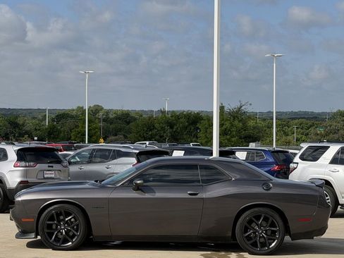 Used 2022 Dodge Challenger R/T w/ Blacktop Package RWD image 3