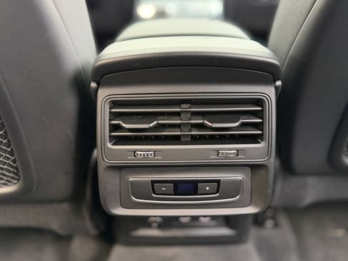 Used 2021 Audi Q8 Premium image 51